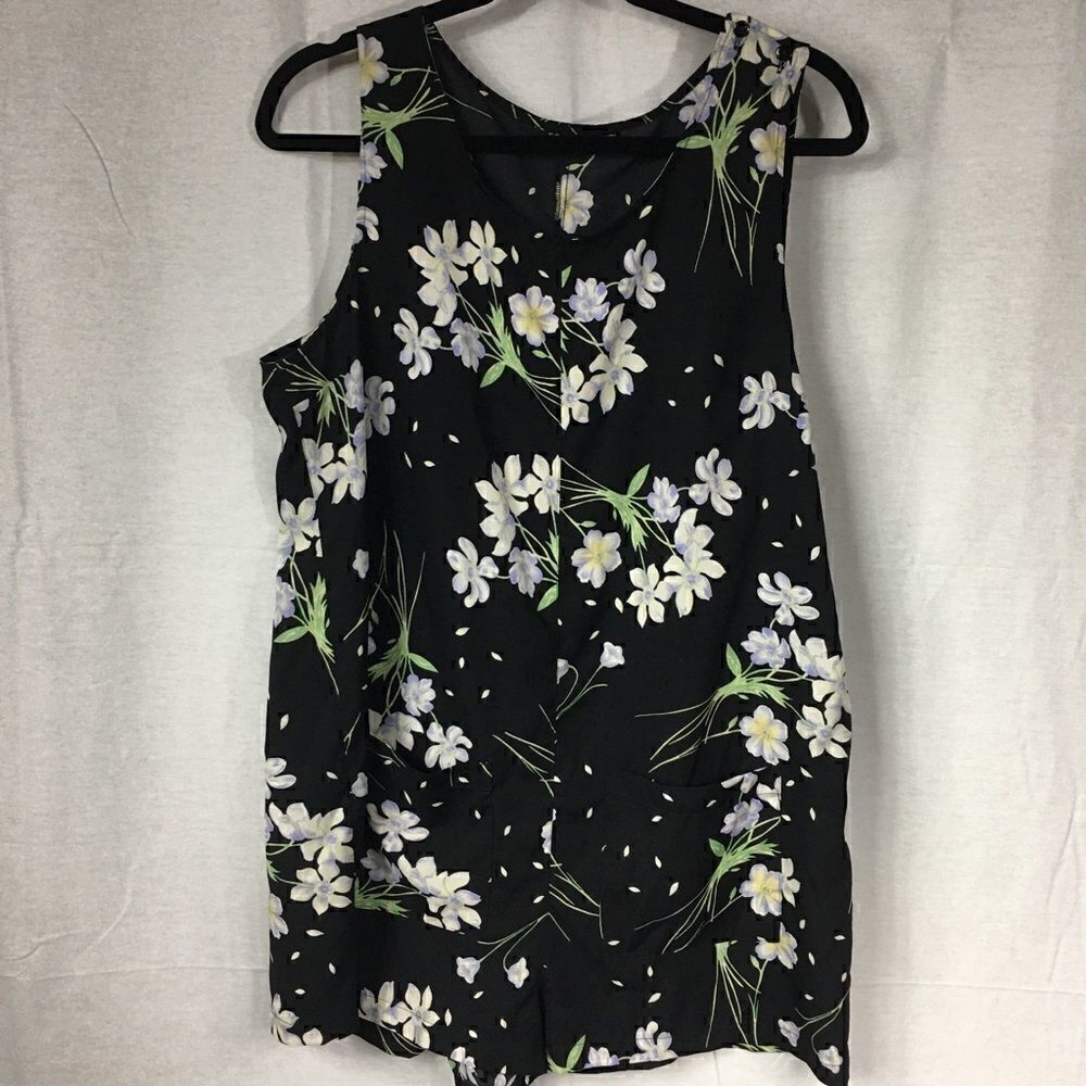 Top shop black white floral size 12 romper button closure on sleeves